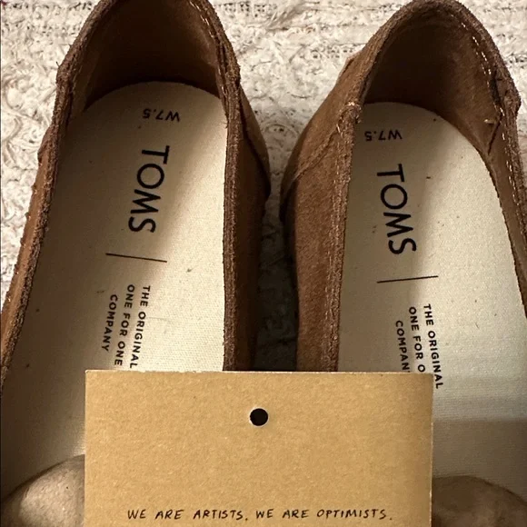 TOMS Women’s Tan Suede Loafers - Picture 2 of 4